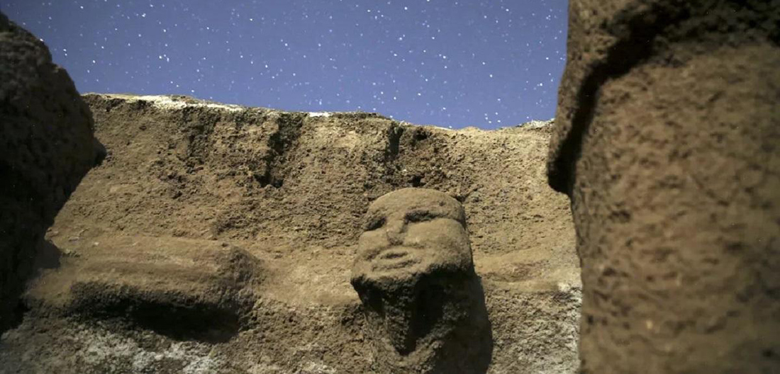 Neolithic carved human head at Karahantepe