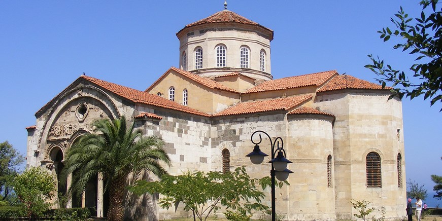 Trabzon coast, mountain scenery and Black Sea travel