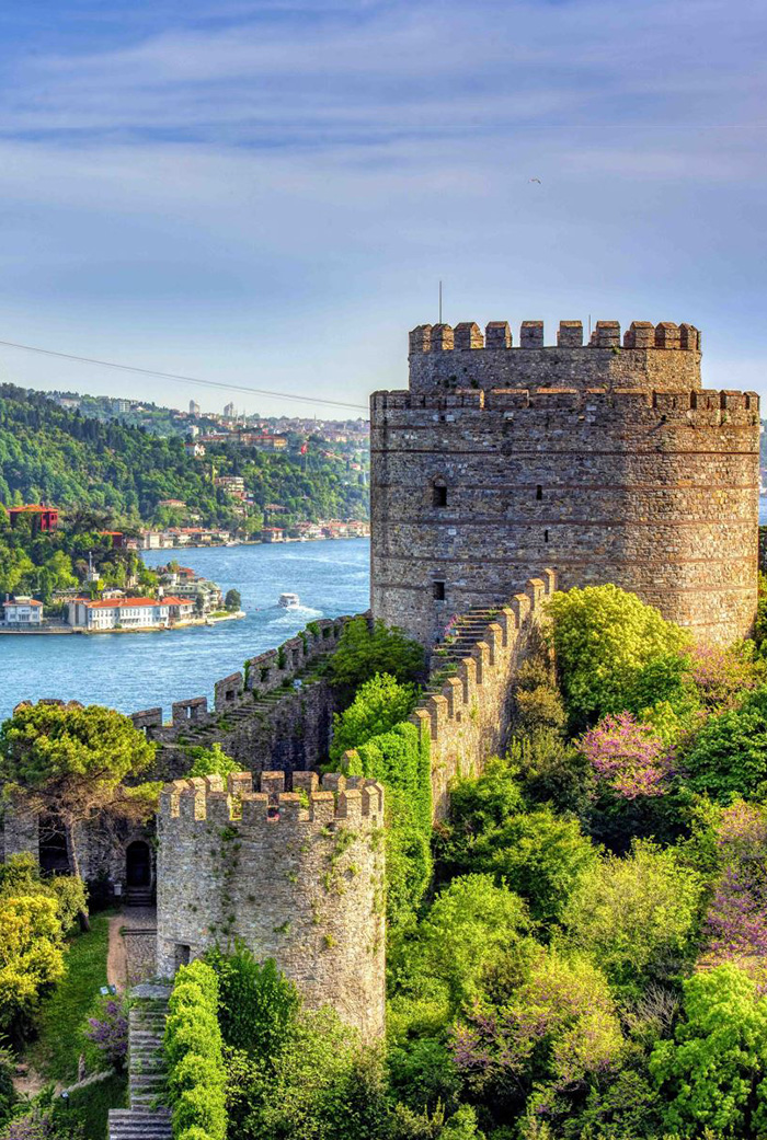 Half Day Afternoon Bosphorus Cruise with Rumeli Fortress and scenic Istanbul views