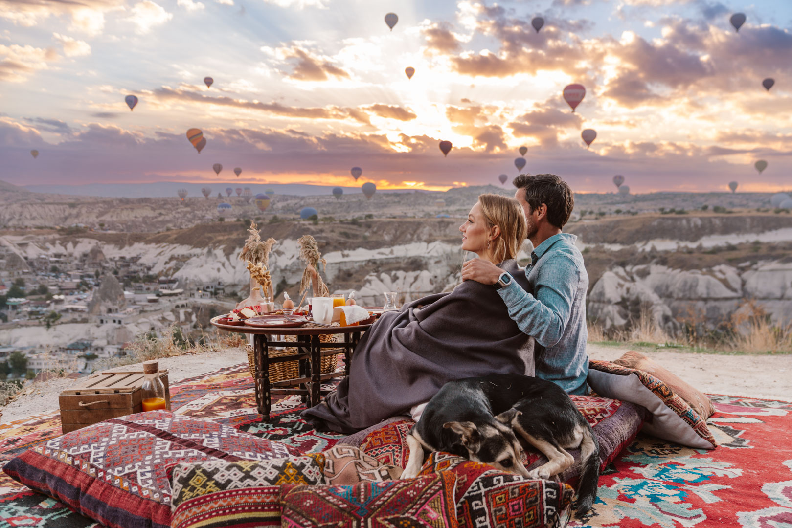Cappadocia Sunrise Breakfast with Hot Air Balloons