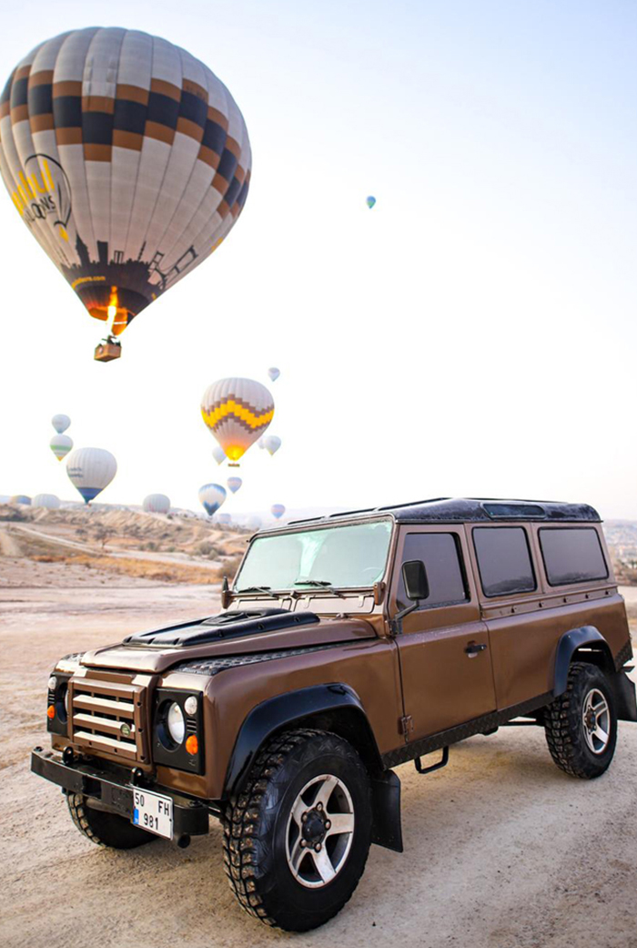 4x4 Jeep balloon chasing tour in Cappadocia
