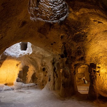 La ciudad subterránea de Mazi