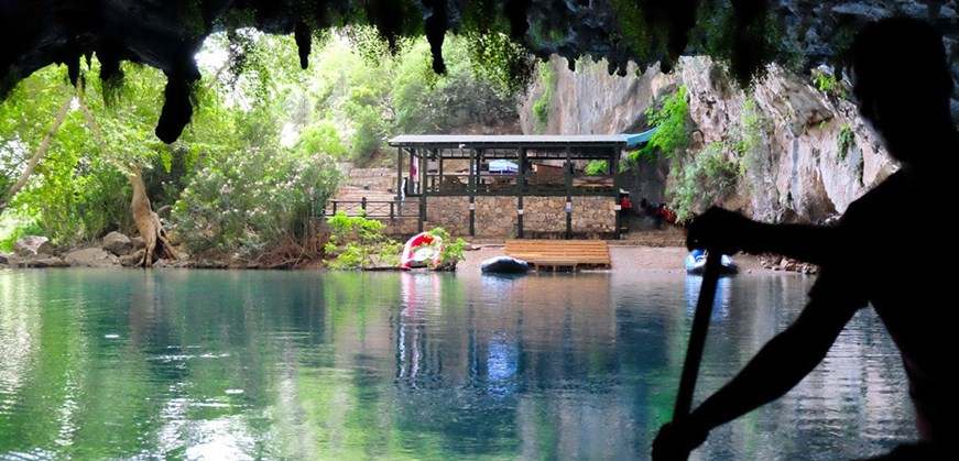 Altinbesik - Grotte de Düdensuyu
