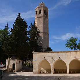 La grande mosquée (Ulu) et le puits de Jésus
