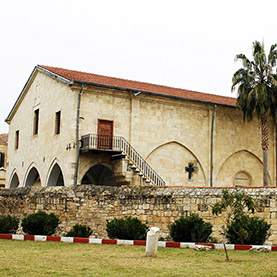 Puits et Eglise Saint-Paul