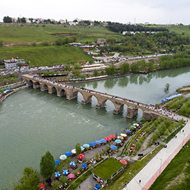 Dicle-Brücke (auf der Gozlu-Brücke)