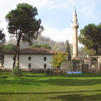 Eskipazar-Moschee und Hammams – Historischer Gebäudekomplex