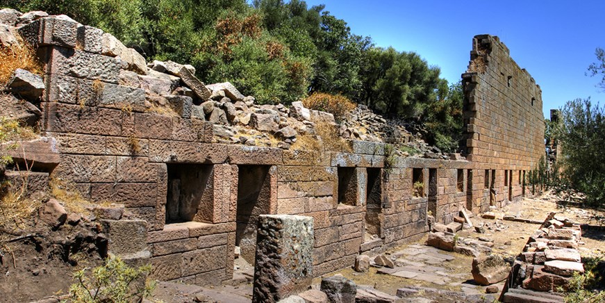 Antike Stadt Aigai (Aigaiai)