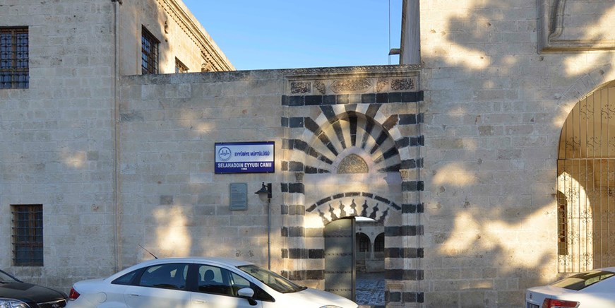 Selahaddin-Eyyubi-Moschee oder St.-Johannes-Prodromos-Addai-Kirche
