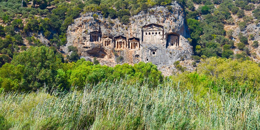 Antike Stadt Kaunos und Felsengräber

