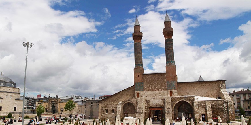 Madrasato a Doppio Minareto