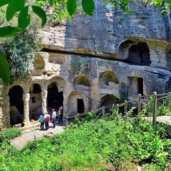 Tunnel di Vespasiano e Tito e la Grotta Beşikli