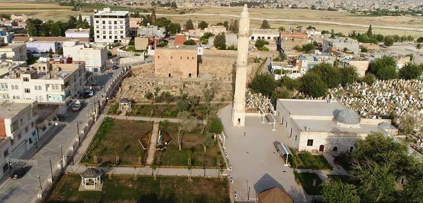 제이넬 아비딘 모스크와 모르 야쿠프 교회
